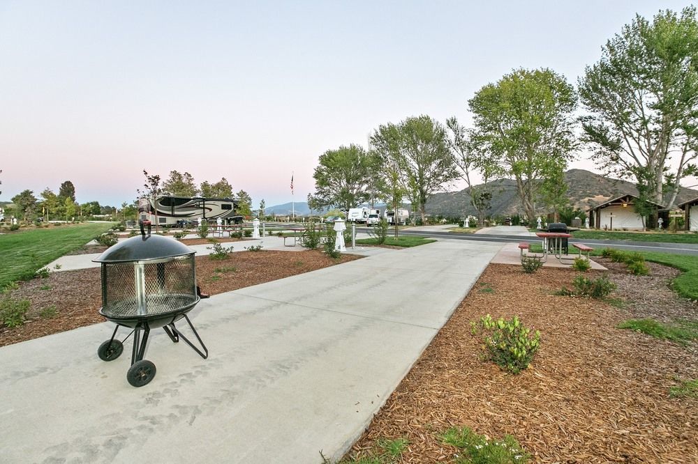 Flying Flags Rv Resort & Campground Buellton Exterior photo