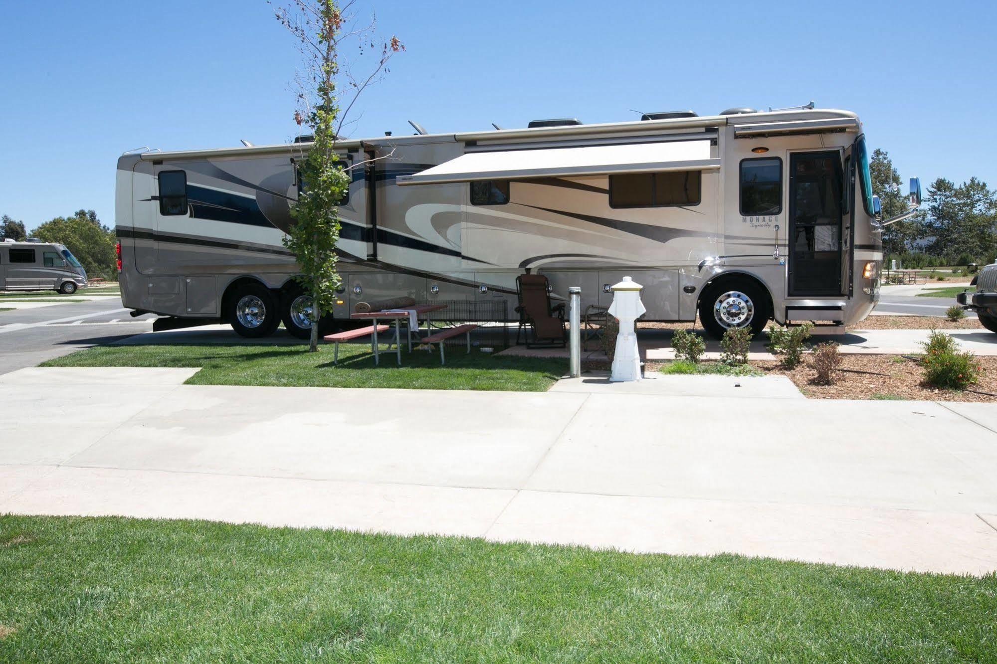 Flying Flags Rv Resort & Campground Buellton Exterior photo